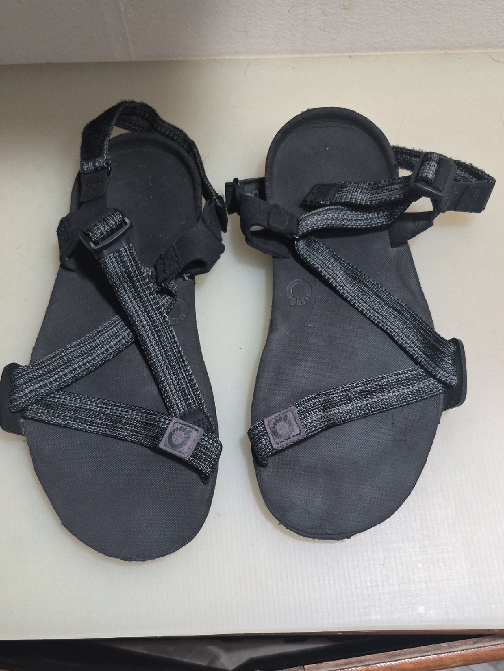 Men's Black Strapped Sandals - Durable Outdoor Flip-Flops